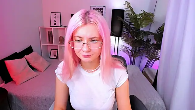 Snapshot of RoxySun_ chatting on May 22, 2026, 4:49 pm RoxySun online show from May 22, 2026, 4:49 pm