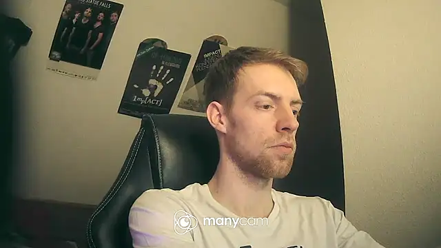 Snapshot of Milkyman7 chatting on March 8, 2025, 9:29 pm Milkyman7 online show from March 8, 2025, 9:29 pm