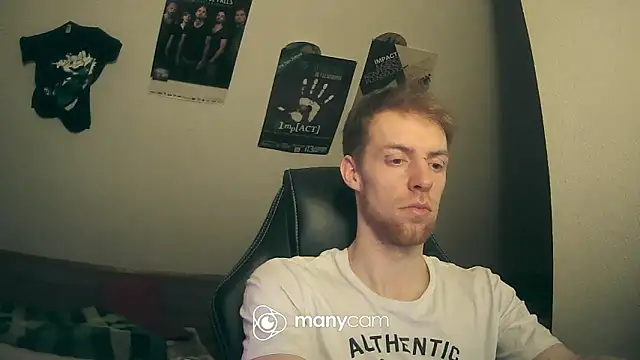 Snapshot of Milkyman7 chatting on March 22, 2025, 9:31 pm Milkyman7 online show from March 22, 2025, 9:31 pm