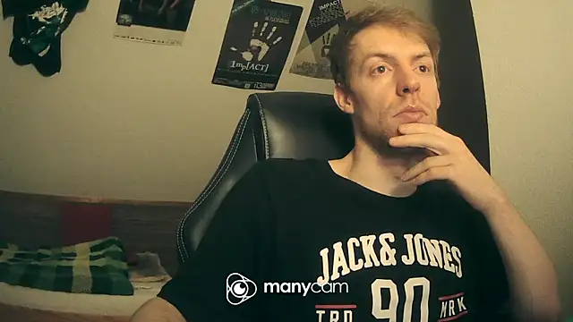 Snapshot of Milkyman7 chatting on February 14, 2025, 8:26 pm Milkyman7 online show from February 14, 2025, 8:26 pm