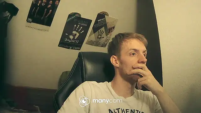 Snapshot of Milkyman7 chatting on March 6, 2025, 8:05 pm Milkyman7 online show from March 6, 2025, 8:05 pm