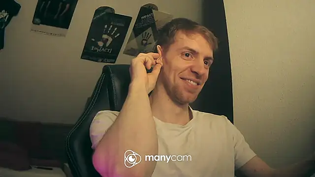 Snapshot of Milkyman7 chatting on January 4, 2025, 10:02 pm Milkyman7 online show from January 4, 2025, 10:02 pm