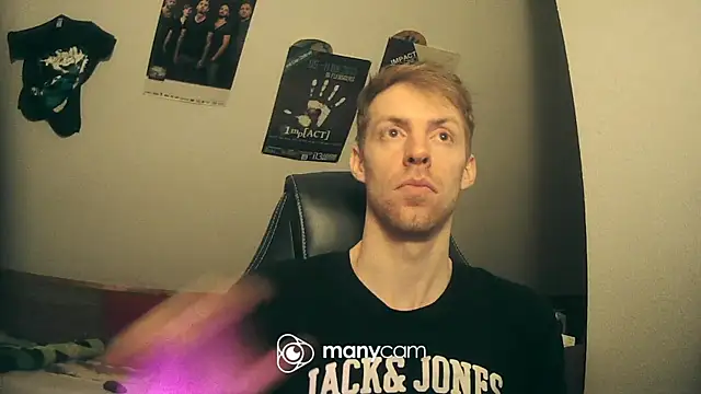 Snapshot of Milkyman7 chatting on January 18, 2025, 10:06 pm Milkyman7 online show from January 18, 2025, 10:06 pm