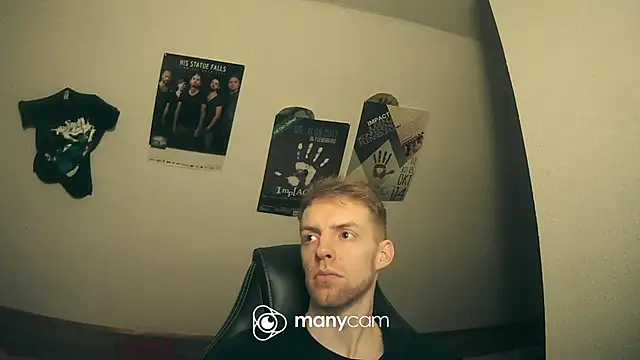 Snapshot of Milkyman7 chatting on December 15, 2024, 1:46 am Milkyman7 online show from December 15, 2024, 1:46 am