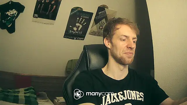 Snapshot of Milkyman7 chatting on February 14, 2025, 11:31 pm Milkyman7 online show from February 14, 2025, 11:31 pm