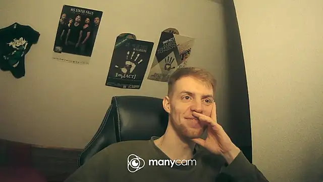 Snapshot of Milkyman7 chatting on December 17, 2024, 8:54 pm Milkyman7 online show from December 17, 2024, 8:54 pm