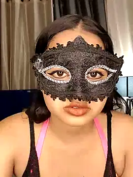 couple hot43 online show from May 27, 2026, 4:25 pm