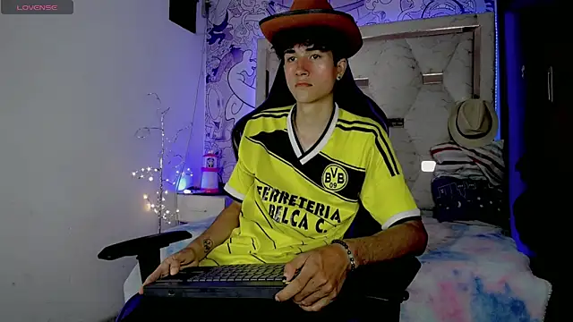 Johnny cage  online show from April 22, 2026, 4:41 am