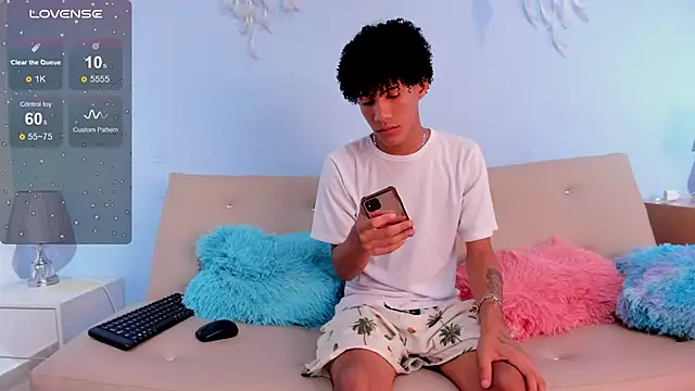 Snapshot of NoahBull19 chatting on May 8, 2026, 9:07 pm NoahBull19 online show from May 8, 2026, 9:07 pm
