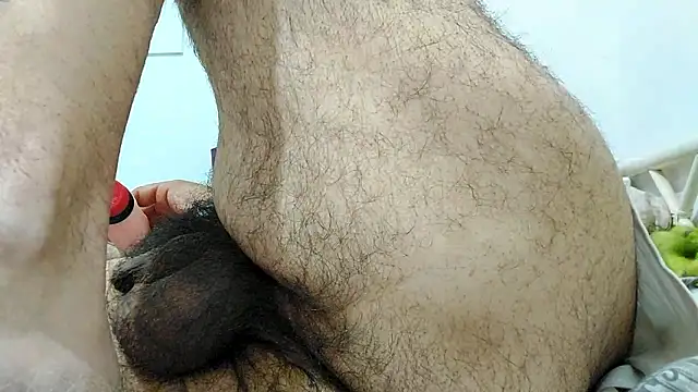 merenda2105 online show from April 18, 2026, 8:31 pm