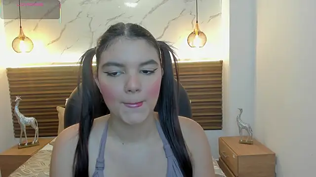 Snapshot of angelica-moon chatting on May 19, 2026, 8:27 pm angelica-moon online show from May 19, 2026, 8:27 pm
