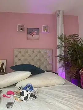 caro lovings online show from July 10, 2026, 3:39 am