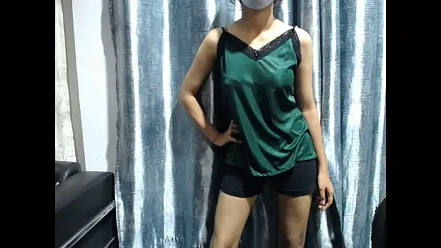 Snapshot of Rasha_ chatting on May 22, 2026, 5:55 pm Rasha online show from May 22, 2026, 5:55 pm