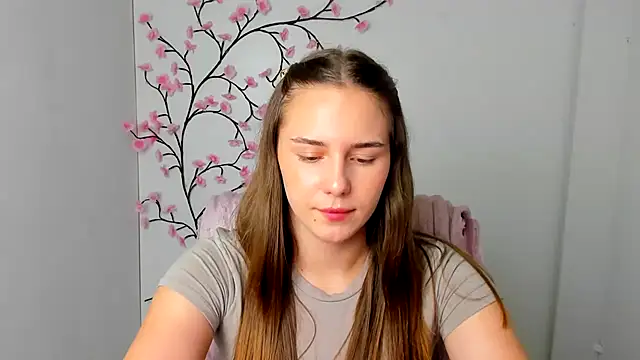 Snapshot of Kyara_ra chatting on August 3, 2026, 9:59 am Kyara ra online show from August 3, 2026, 9:59 am