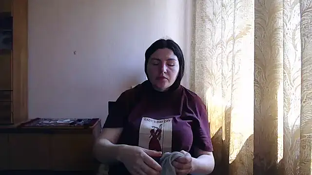 Snapshot of AlinaxJames chatting on May 7, 2026, 9:34 am AlinaxJames online show from May 7, 2026, 9:34 am