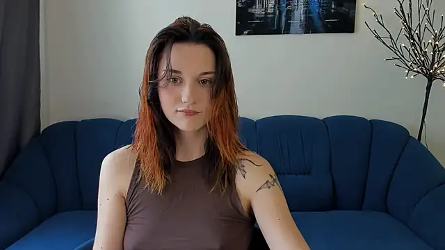 Snapshot of elani_lune chatting on June 21, 2026, 10:10 am elani lune online show from June 21, 2026, 10:10 am