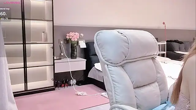 Snapshot of wenwen-mm chatting on June 26, 2026, 1:50 pm wenwen-mm online show from June 26, 2026, 1:50 pm