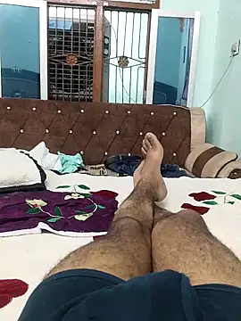 mahireddy011 online show from April 17, 2026, 5:38 pm