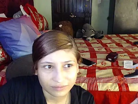 AnnieLorin online show from April 29, 2026, 4:44 pm