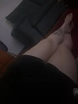 Maeefilha402 online show from April 19, 2026, 3:57 pm