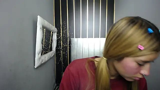 Snapshot of nancy_blonde chatting on April 28, 2026, 12:42 pm nancy blonde online show from April 28, 2026, 12:42 pm