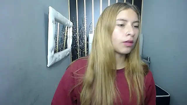 Snapshot of nancy_blonde chatting on May 10, 2026, 1:46 pm nancy blonde online show from May 10, 2026, 1:46 pm