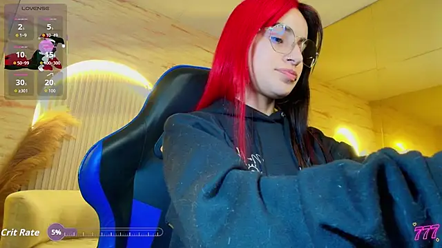 Snapshot of Moon_Red_r chatting on May 31, 2026, 1:06 pm Moon Red r online show from May 31, 2026, 1:06 pm