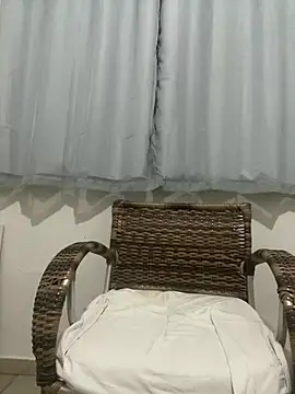 Snapshot of Zaradluz chatting on August 9, 2026, 3:23 am Zaradluz online show from August 9, 2026, 3:23 am