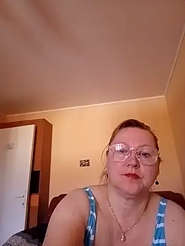 Snapshot of I_amVeronicle chatting on June 10, 2026, 5:19 am I amVeronicle online show from June 10, 2026, 5:19 am