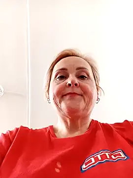 Snapshot of Svetlysvet chatting on April 20, 2026, 8:06 am Svetlysvet online show from April 20, 2026, 8:06 am