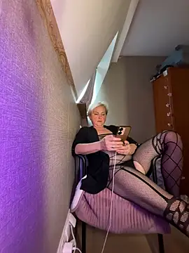 Snapshot of Svetlysvet chatting on May 12, 2026, 4:13 pm Svetlysvet online show from May 12, 2026, 4:13 pm