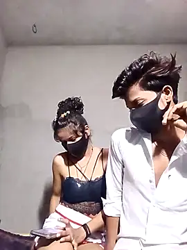 HOTS-COUPLES online show from April 22, 2026, 2:51 am