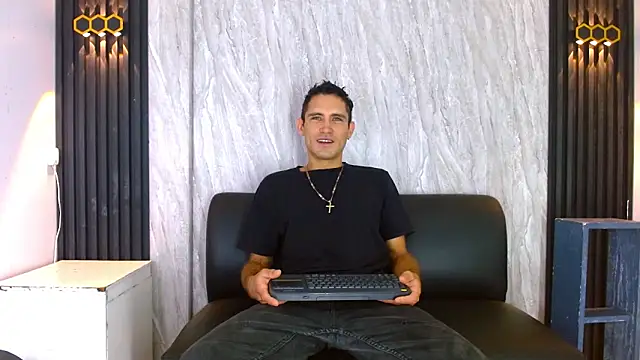 Snapshot of Andres_Colins1 chatting on May 24, 2026, 3:12 pm Andres Colins1 online show from May 24, 2026, 3:12 pm