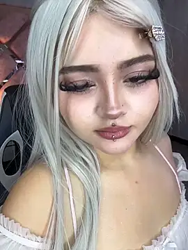 Snapshot of lya_nekko_ chatting on June 17, 2026, 4:12 am lya nekko online show from June 17, 2026, 4:12 am