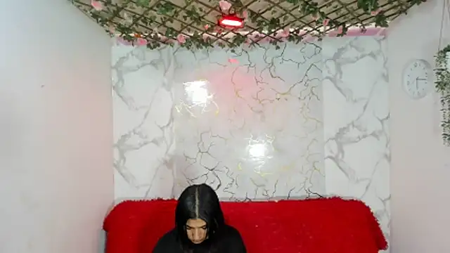 DAHNE HOT  online show from June 12, 2026, 1:31 pm