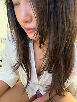 Snapshot of dearBeibeii chatting on July 1, 2026, 2:56 am dearBeibeii online show from July 1, 2026, 2:56 am
