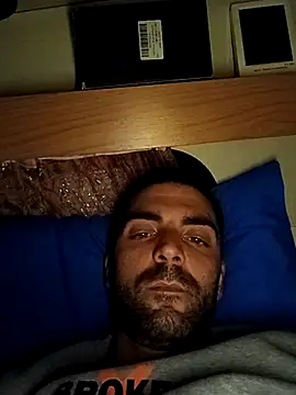 Snapshot of alieno_napoletano chatting on April 21, 2026, 8:04 pm alieno napoletano online show from April 21, 2026, 8:04 pm