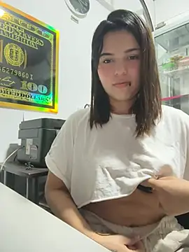 Snapshot of Mia_Tylor01 chatting on July 4, 2026, 4:52 am Mia Tylor01 online show from July 4, 2026, 4:52 am