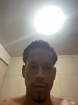 Gomesmrt online show from April 19, 2026, 8:33 pm