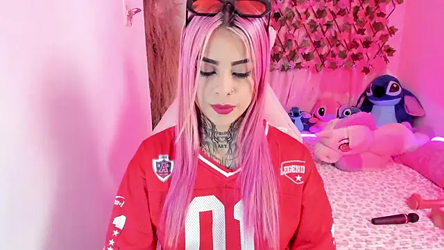 Megan Robertss online show from July 19, 2026, 4:10 am