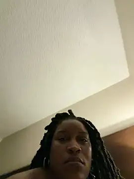 thedarkenchantress online show from May 23, 2026, 10:25 am