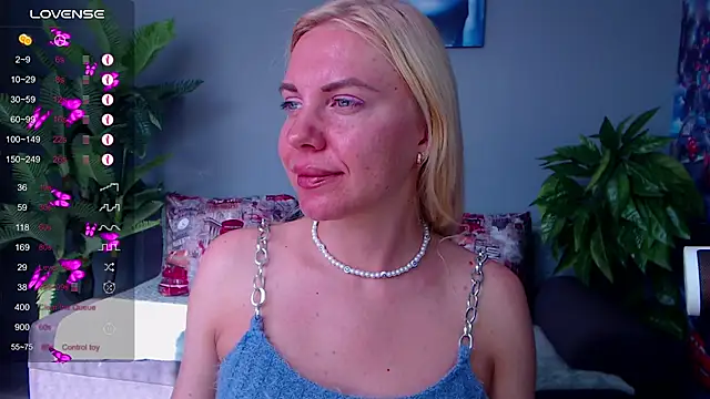 Snapshot of FromRussia chatting on July 6, 2026, 2:18 am FromRussia online show from July 6, 2026, 2:18 am
