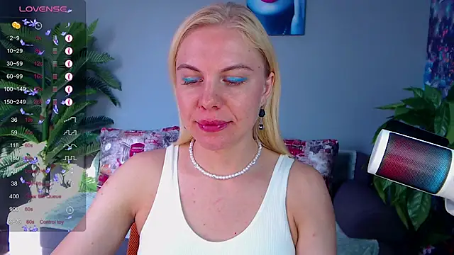 Snapshot of FromRussia chatting on June 24, 2026, 1:37 am FromRussia online show from June 24, 2026, 1:37 am