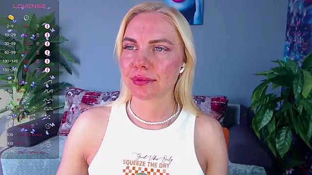 Snapshot of FromRussia chatting on June 5, 2026, 1:21 am FromRussia online show from June 5, 2026, 1:21 am
