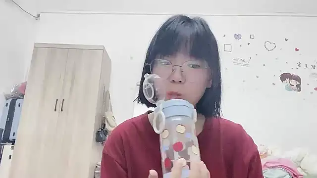 Snapshot of Belle-LL chatting on June 5, 2026, 2:12 pm Belle-LL online show from June 5, 2026, 2:12 pm