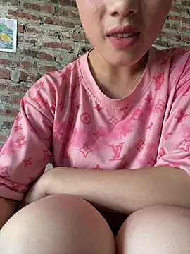 hoaithu1 online show from April 20, 2026, 7:33 am