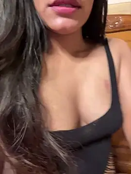 SecretDarkRoomXO online show from April 23, 2026, 7:37 pm