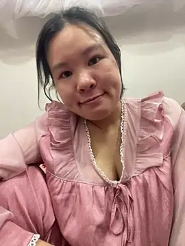 Snapshot of Swan_69 chatting on May 10, 2026, 2:04 am Swan 69 online show from May 10, 2026, 2:04 am