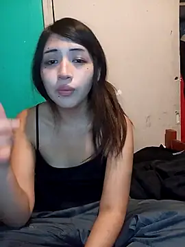 Snapshot of HonyHanna chatting on May 6, 2026, 3:32 am HonyHanna online show from May 6, 2026, 3:32 am