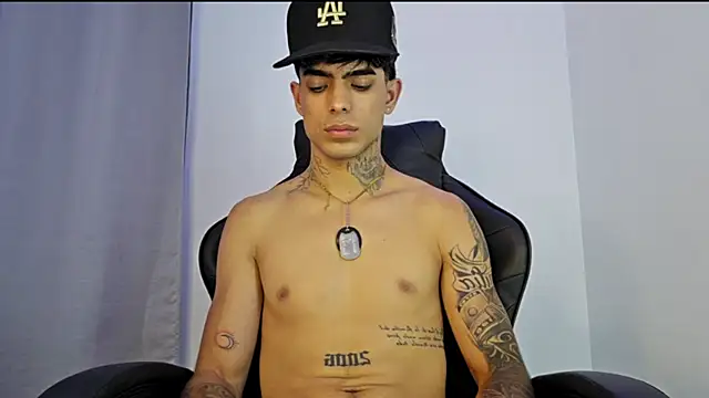 MIGUEL AGUIRRECA online show from April 21, 2026, 2:47 am